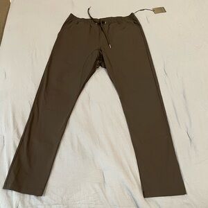 NWT Men’s signature comfort slacks from Shan size large in black.